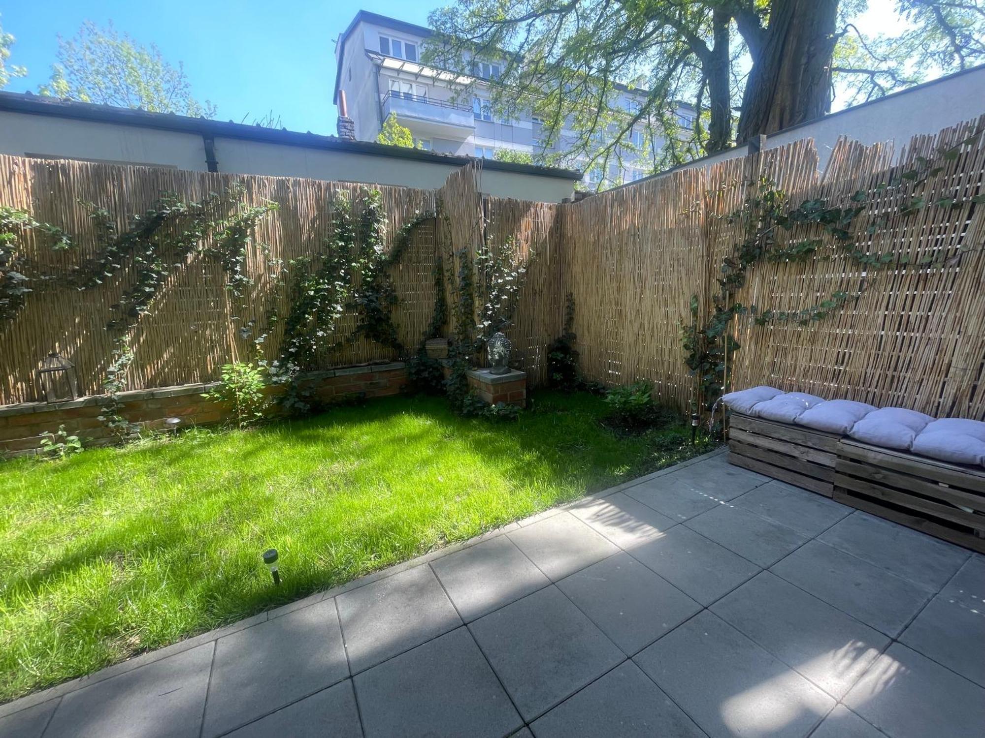 Garden Place Apartment Варшава Екстериор снимка