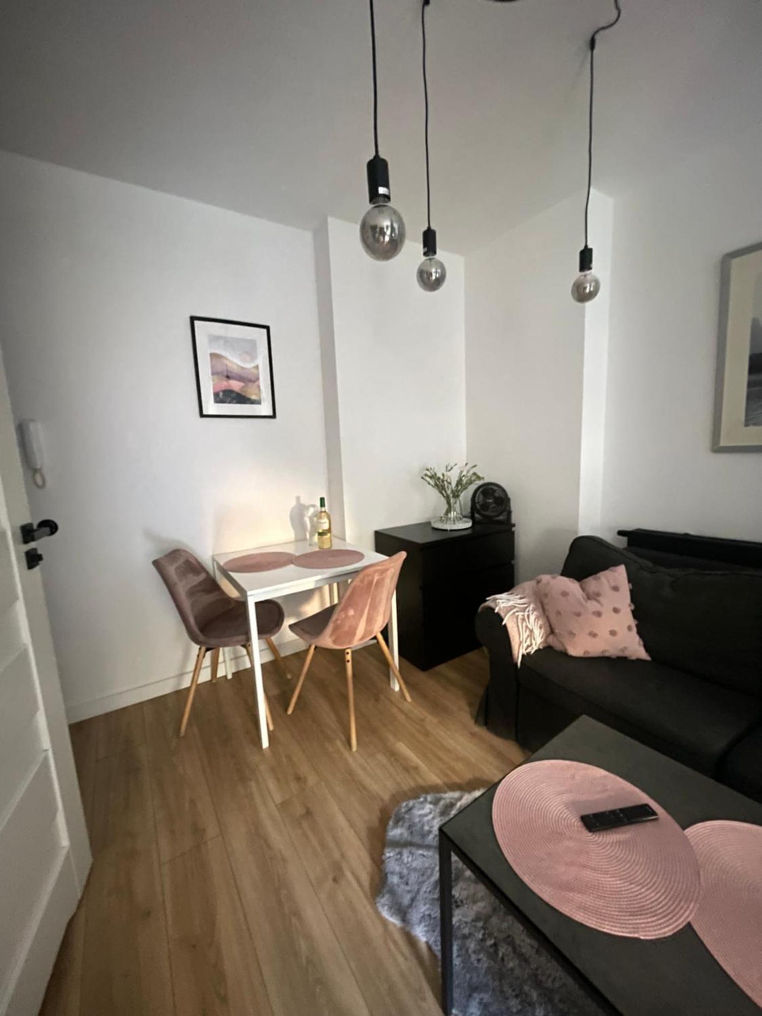 Garden Place Apartment Варшава Екстериор снимка
